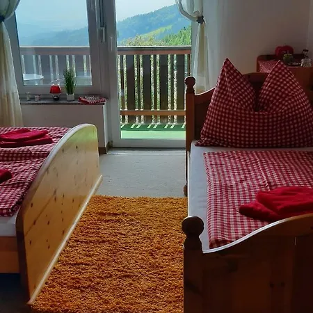 'Kleine Welt' Almpension & Gaststueberl